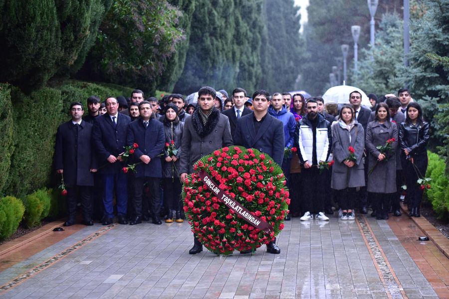THEY VISITED THE GRAVE OF THE GREAT LEADER HAYDER ALIYEV
